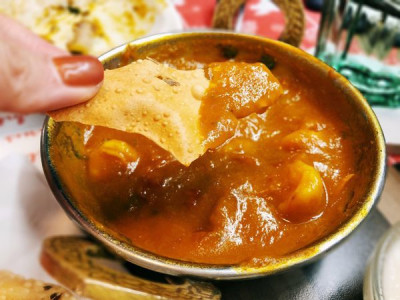 [大安] 台北正宗印度料理推薦。十年老店奪愛印度咖哩。印度料理也可以很療癒～馬鈴薯咖哩脆餃超好吃！