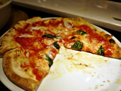 [台北。微風] Salvatore Cuomo ＆ Bar。世界級的拿坡里比薩，簡單就好吃（飽）