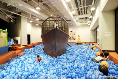 林口三井OUTLET X 親子||「PLUS SEGA」虛擬親子互動樂園、海盜船球池、彩繪水族館 把畫畫都動了起來
