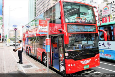 拿鐵搭乘台北雙層觀光巴士旅遊記