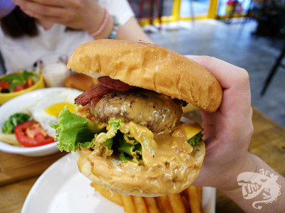 【新北板橋│食記】樂漢堡美式餐廳～手打肉排與花生醬的交差攻擊