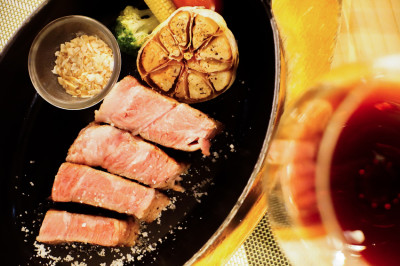 [肉肉餐桌] 花蓮 約會餐廳 餐酒館 壽星優惠 牛排西餐廳推薦 菜單 地圖 懶人包