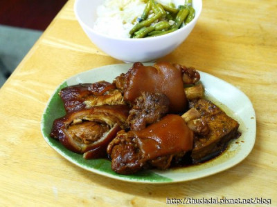 [吃肥食記] 台北中山－吃口味豬腳飯~想叫你第一名