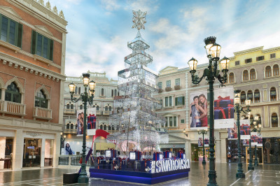 連女神朴信惠都認證！2017最閃耀的Swarovski水晶聖誕樹！就在澳門威尼斯人購物中心！