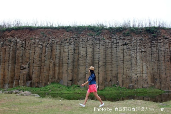 【2016 夏✱來去瘋澎湖】西嶼鄉。一千萬年成就的自然景觀『大菓葉柱狀玄武岩』，就這樣毫無掩飾地讓旅人們盡情讚嘆啊。