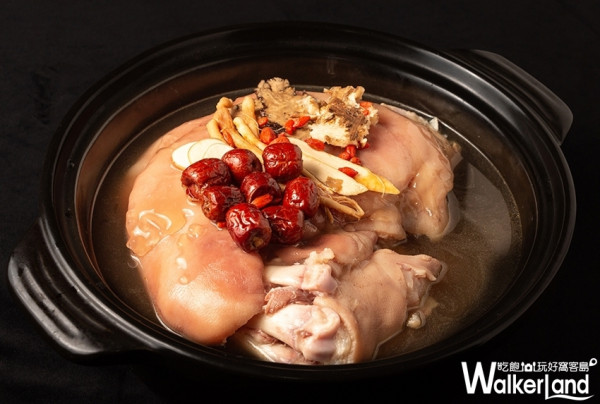 老饕一定會知道的外帶年菜組合！台北華國大飯店推出「豬光寶氣金花年-御品頂鮮花膠三吃」，要用頂級湯品搶攻外帶年菜商機。
