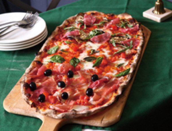 道地義式料理「Antico Forno 老烤箱義式披薩餐酒」，盡情享受食物的樂趣與美好。