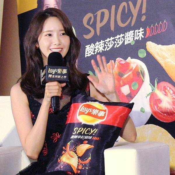 超樂的，居然可以和潤娥一起跳舞！知名洋芋片品牌將在街頭推出「AR辣熱機」，讓粉絲一起和亞洲女神潤娥同框演出，跳出辣舞風潮。