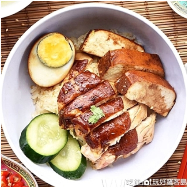 台北也有「海記醬油雞」了！新加坡醬油雞飯始祖「海記醬油雞」正式插旗SOGO，就是要讓東區上班族午餐不煩惱。