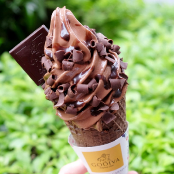 GODIVA霜淇淋買一送一！限時兩天GODIVA霜淇淋買一送一，巧克力控一定要衝去搶吃。