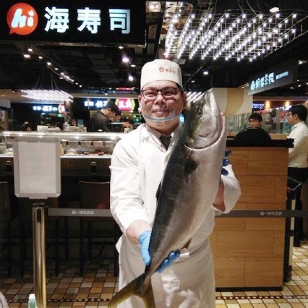 壽司控先記在小本本！Hi Sushi海壽司強勢推出「加1元多1貫」限定優惠，再加碼「現場開魚秀」免費試吃。