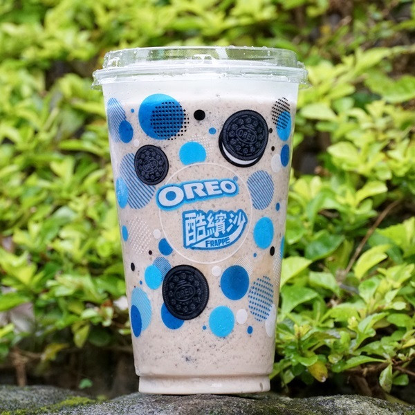 甜點控先衝一波！全家強勢推出「木瓜牛奶酷繽沙」，再加碼OREO加量「OREO酷繽沙」新包裝，搶攻夏季甜點商機。
