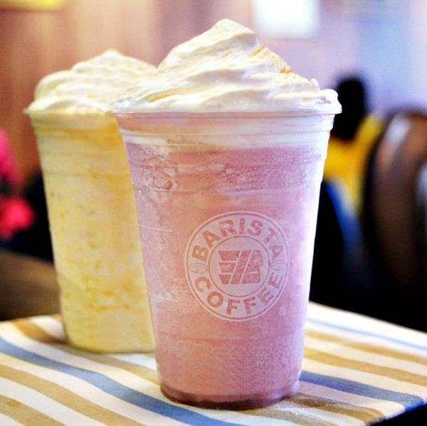 冰沙控準備衝買一送一！西雅圖極品咖啡推出「冰沙買一送一」優惠，氣溫超過33度準備揪團吃冰。