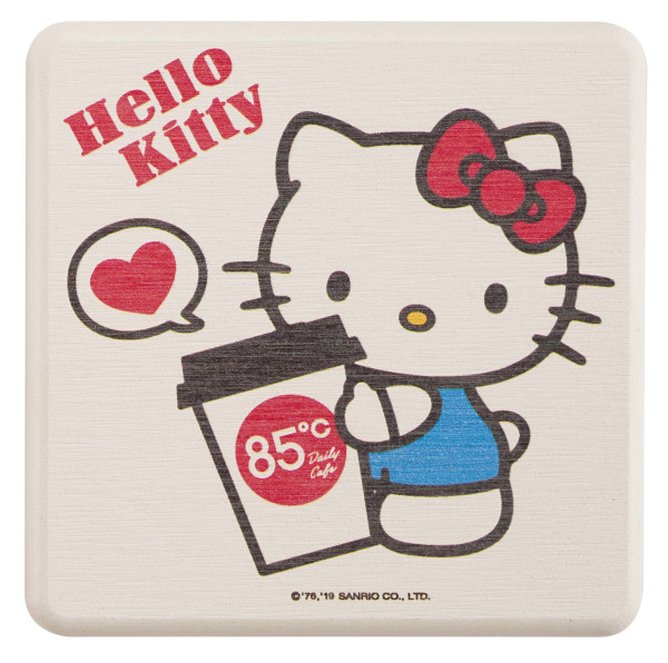 Kitty粉絲不能不知道！85ºC推出限定款「Hello Kitty加價購」，超萌造型保冰杯、手持風扇必收藏。