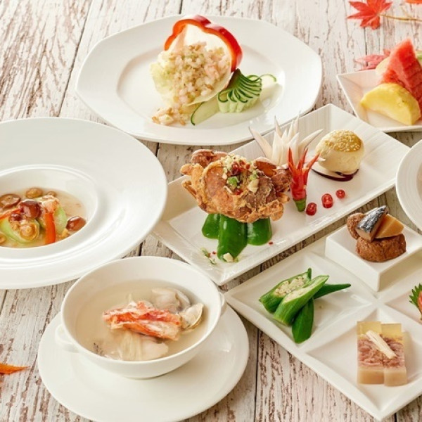 懂吃的海鮮控準備好了！台北福華推出秋季必吃料理「蝦兵蟹將套餐料理」，要用最頂級的蝦、蟹食材打造出老饕不能錯過的秋季海鮮料理。