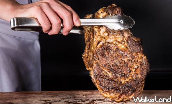懂吃的牛排控久等了！晶華ROBIN’S Grill 12/25正式開幕，60盎司美國極黑牛戰斧牛排強勢登場，牛排控真的不能錯過。