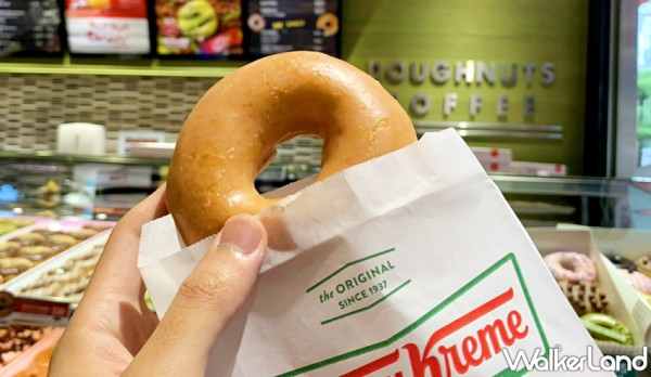 甜點控吃到撐！Krispy Kreme祭出一日限定「買一送一」優惠，買盒裝直接送一盒「原味糖霜甜甜圈」請你吃。