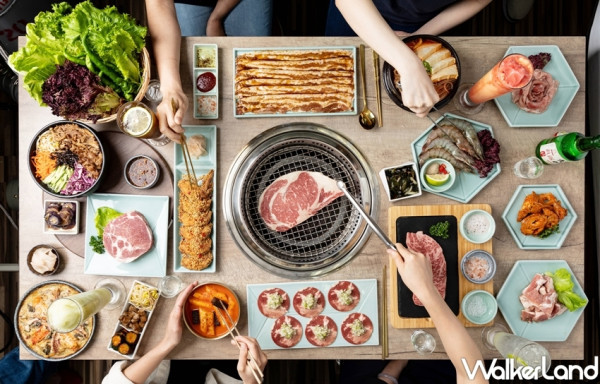 誰說中秋烤肉不能吃韓式燒烤！銅盤、姜滿堂聯手推出「 2人同行送2張100元折價券」豪邁優惠專案，兩個人也要一起吃韓式生菜包肉。