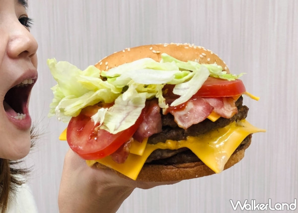 漢堡控下巴脫臼也要吃！漢堡王推出17.6盎司「超級重磅牛肉堡」，限時5天開賣讓漢堡控飽到天靈蓋。
