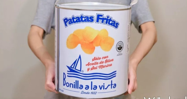 終於又進貨了！韓國超夯「油漆桶馬鈴薯片」city'super再度開賣，線上訂、可外送「油漆桶馬鈴薯片」讓零食控抱一桶繼續廢在家。