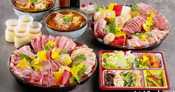 挑戰內湖最狂外帶！日本燒肉店「燒肉の名門·赤虎」1公斤燒肉盒開賣，再推「290元燒肉便當」攻陷肉肉控的午晚餐。