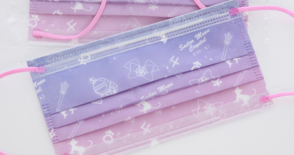 美戰迷要搶到！漸層粉紫系「Grace Gift美少女戰士醫療口罩」今天開賣，低調質感「水手月亮變身器」攻陷美戰迷。