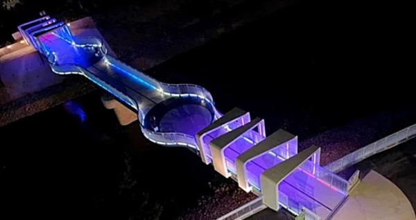 桃園最新散步景點！桃園大園「航心橋」預計10月免費開放，絕美「LED光雕橋」打造桃園最浪漫新夜景。