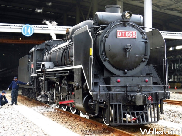 鐵道迷久等了！「仲夏寶島號」將再次發車，由「蒸機國王」DT668蒸汽機車頭聯掛6節柴聯自強號行駛，帶領粉絲們暢遊東台灣。