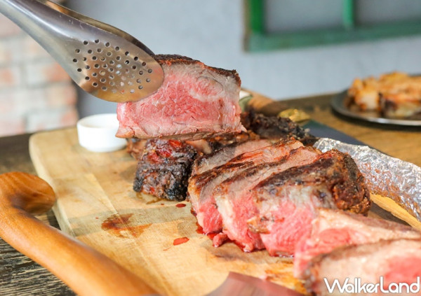 肉肉控集體開吃！全新升級「棧直火廚房X肉大人」肉肉套餐強勢登場，超豪邁「戰斧豬排、酸白菜鍋」挑戰肉肉控口袋名單。