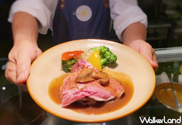 十二廚免費吃到飽！台北喜來登大飯店推出「暑假吃一波」Buffet之王一泊二食優惠，4888元入住喜來登免費吃十二廚雙人自助晚餐、早餐。