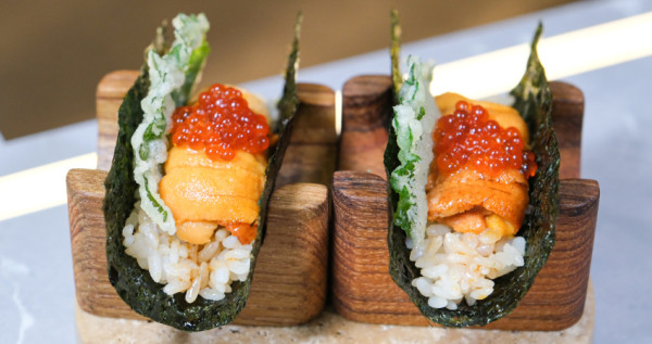 U型手卷整口塞！東區新開店「OSSU Handroll & Bar」板前海鮮手卷料超滿，美式特色「日本海鮮手卷」挑戰最潮打卡美食。