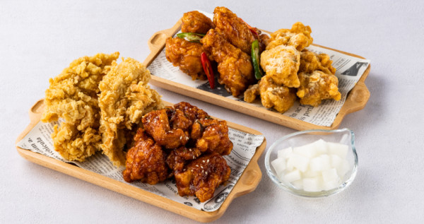 一人份韓式炸雞！全新概念「bb.q CHICKEN韓式料理」挑戰士林、天母最夯美食，298元、超過50種「韓式炸雞定食」一個人開吃。