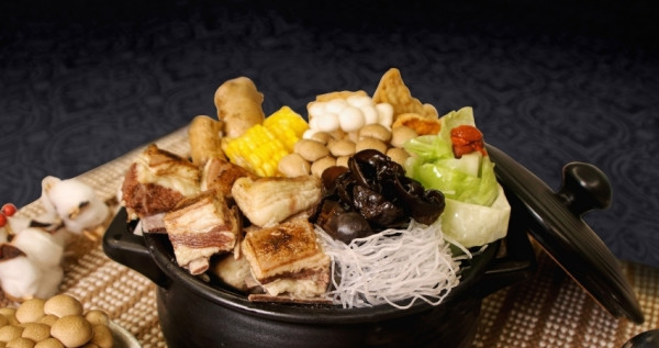 冬令食補新菜單！台北凱撒王朝「家傳羊肉爐」預訂開吃，限時加碼立冬8折優惠。