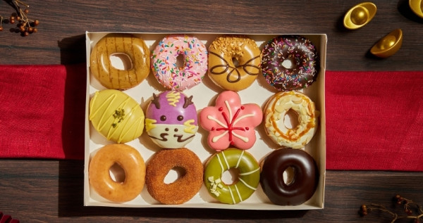 美式中國風甜甜圈！Krispy Kreme搶先曝光「春節限定」Lucky Dragon甜甜圈，1/4搶先體驗中國風美式甜甜圈。