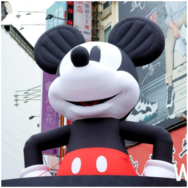 米奇控現在就衝西門町拍！2019臺北燈節「米奇主題花燈」搶先曝光，再加碼一日限定「東京迪士尼遊行」搶攻最萌燈會稱號。