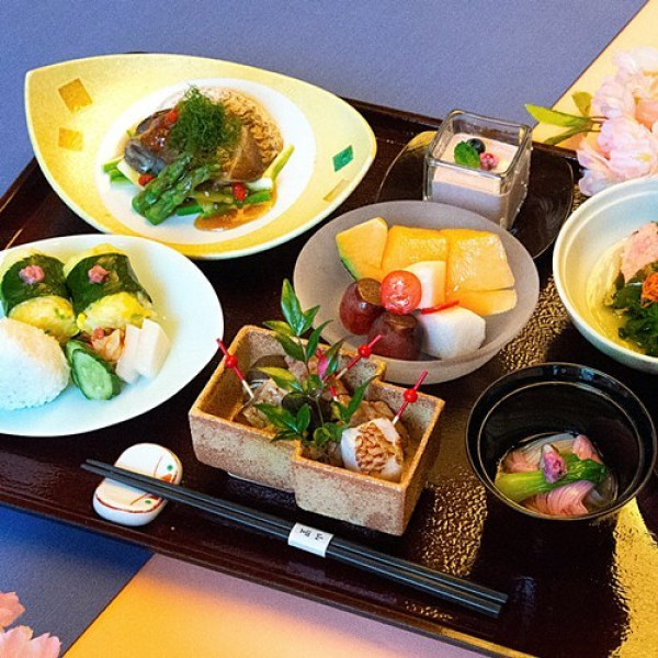 大倉久和山里日本料理推出「櫻膳」！大倉久和要用充滿櫻花意象的料理打造出春季必吃美食，搶攻台北必吃櫻花料理稱號。