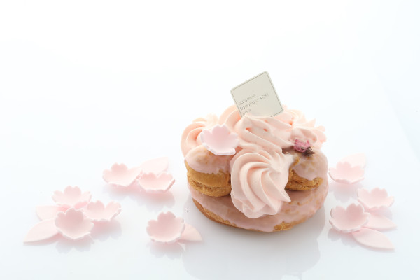 青木定治推出春季限定商品「櫻花聖諾黑」將春天的美好藏在甜點裡！