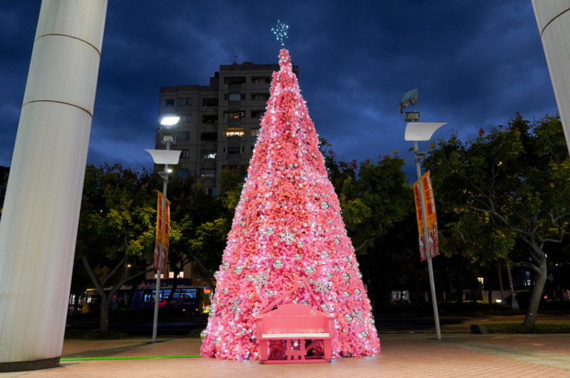 夢幻度爆錶！台北最浪漫的粉紅聖誕樹｜凱的食尚日記