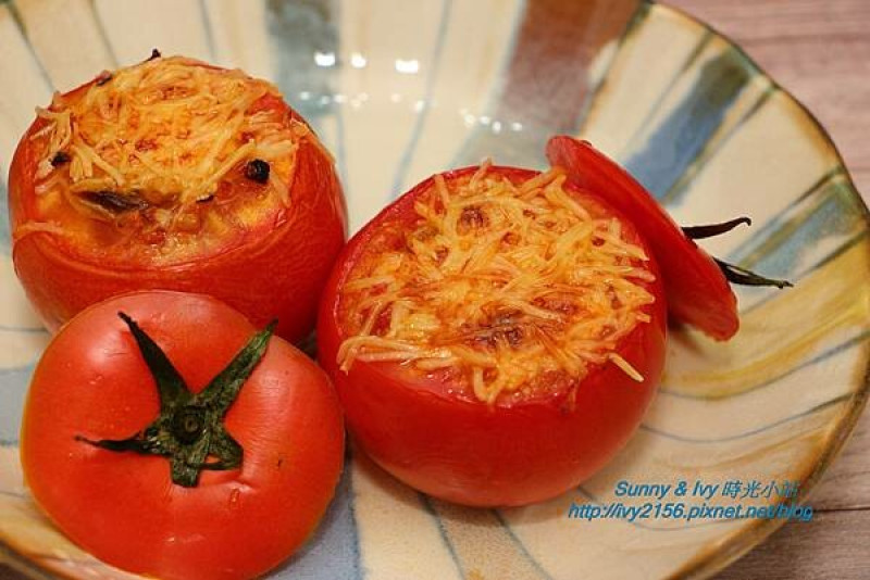 【親子手作料理】義式焗烤番茄盅。討喜又可愛的番茄料理，配角也能成為主角