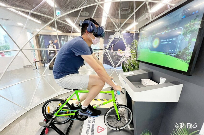 台中國立公共資訊圖書館，綠能科技展和VR互動體驗