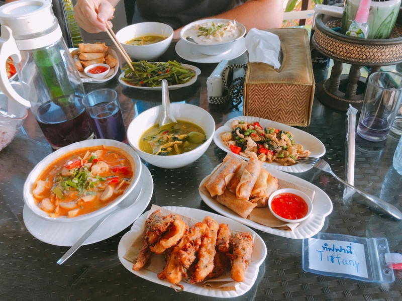 泰國普吉島行程，豪宅DIY泰式料理體驗課，Phuket Thai Cooking Academy 景色滿分的戶外廚房&用餐區