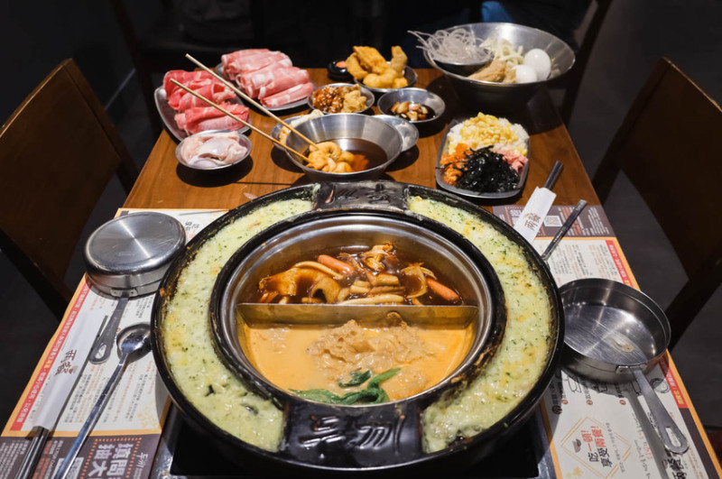 超豐盛！韓式料理推薦【兩餐・韓國年糕火鍋吃到飽】還吃得到韓式炸雞、道地釜山魚板串