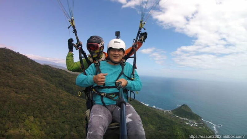 花蓮壽豐飛行傘推薦 | 稻草人飛行傘體驗營 體驗鳥瞰太平洋之美 自在空中飛翔 | 花蓮玩飛行傘好玩嗎！？