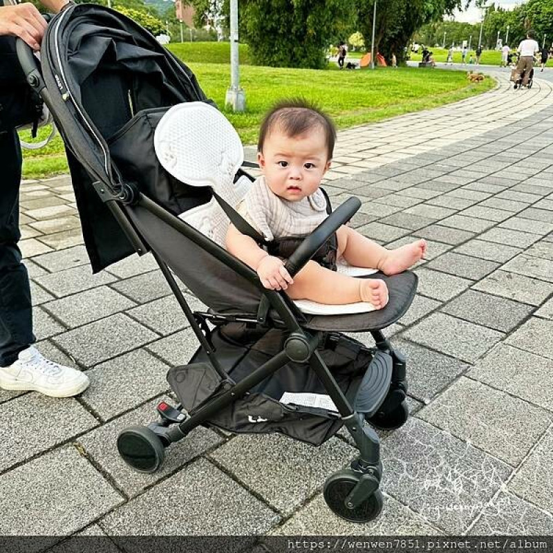 《LOVON Genie 輕量嬰兒手推車》嬰兒推車推薦，防曬UV50+，可躺可坐，通風好舒服