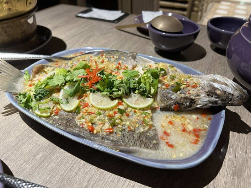 【台北大安美食】Nara泰式料理，連續3年榮獲泰國米其林，超大份美味檸檬魚吃的好滿足
