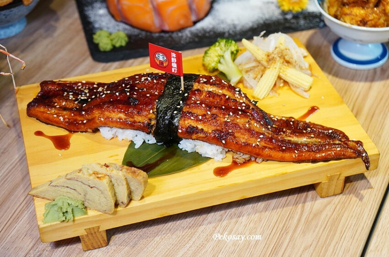 浮誇系日式料理，必點30公分巨無霸鰻魚握壽司、⽣⿂⽚蛋糕｜沐野橫町