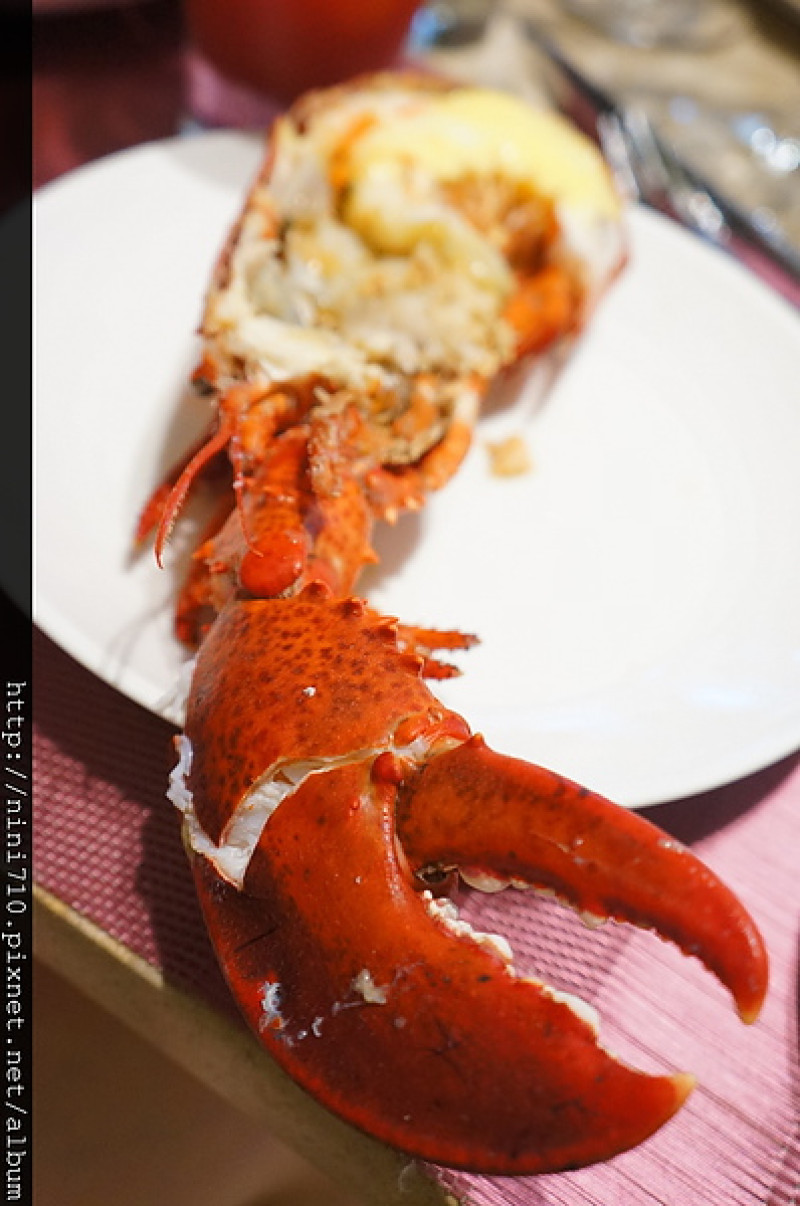 台中美食~波斯頓龍蝦、帝王蟹、海膽三大珍饈讓你吃到飽的日月千禧饗樂全日餐廳