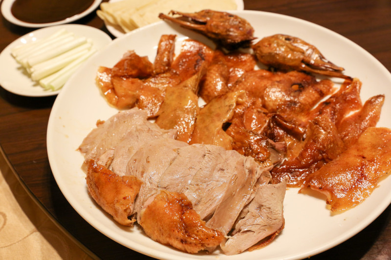
【四海一家】聚餐推薦平價餐廳，40年老店，北平烤鴨好正點(中式餐廳)
