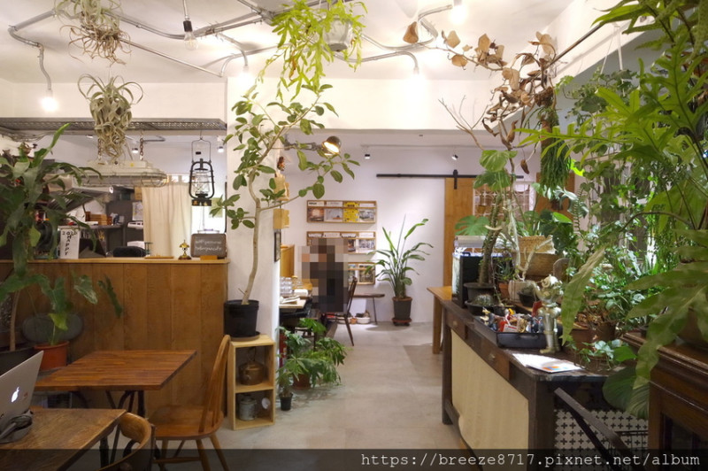 小青苑 Cyan Cafe | 夜光窗影光暈美感咖啡館【台北市】