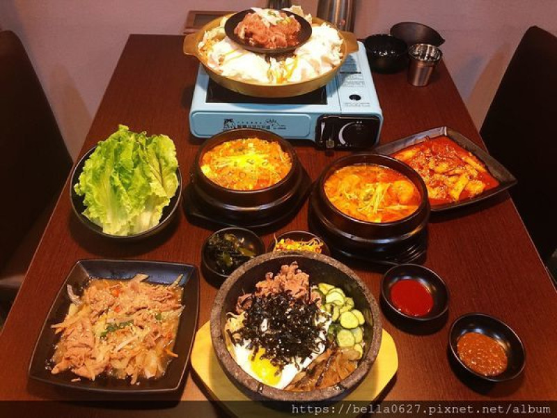 2020高雄美食推薦【弘焺韓式料理】道地韓式料理，辛香泡菜滋味充斥著每一道料理